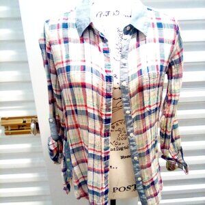Gorgeous plaid shirt new with tags by C&C. Sz. Small